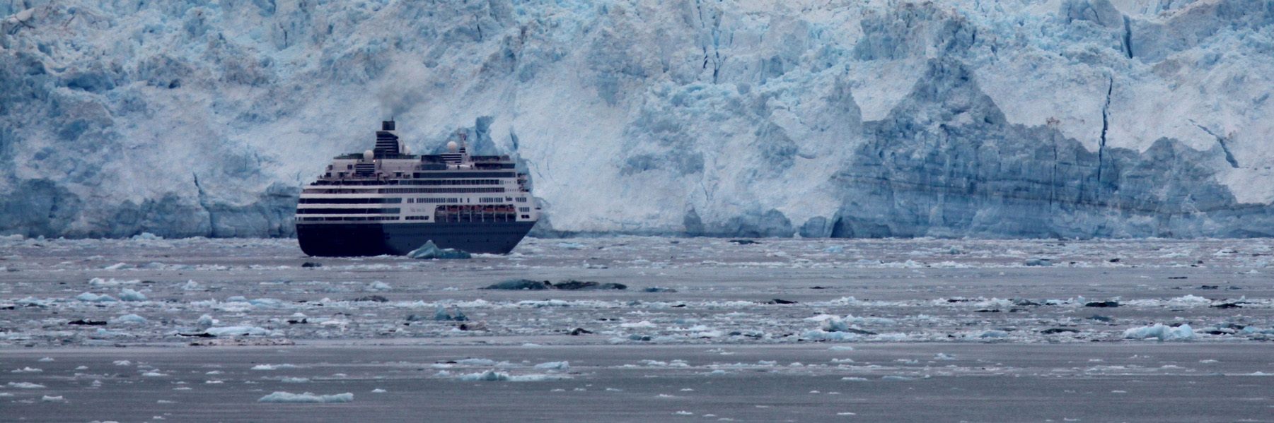 Cruise ship in Alaska — Alaska cruise deals